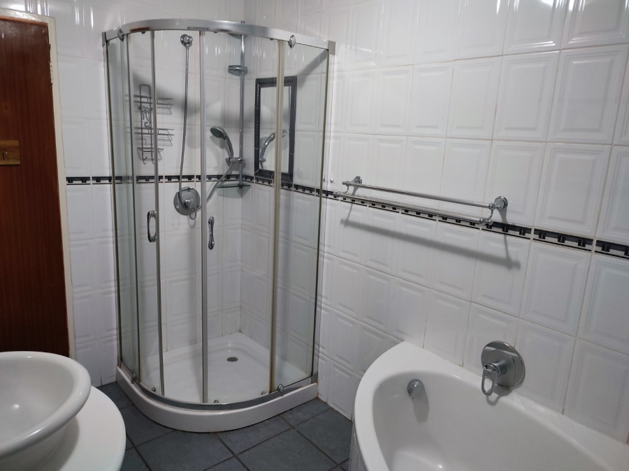 4 Bedroom Property for Sale in Fleurdal Free State